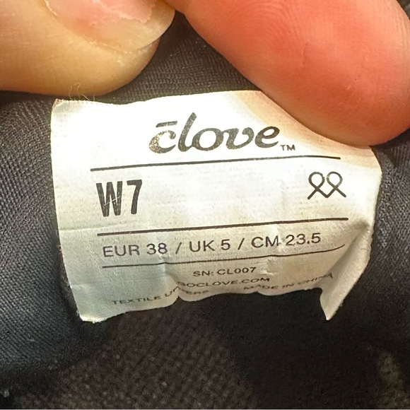 Clove Women’s Classic Nurse Shoes - Picture 6 of 7